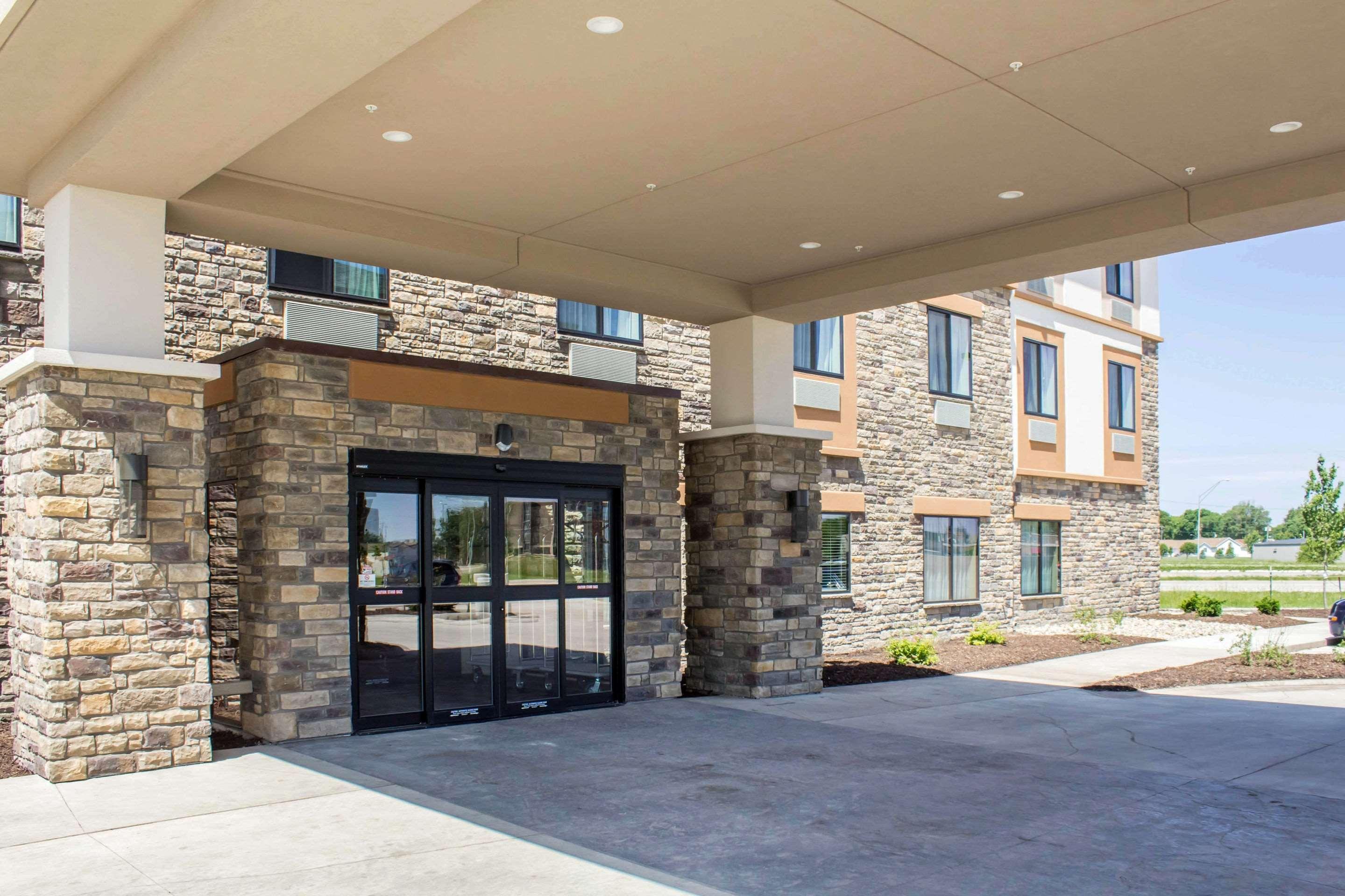 Sleep Inn & Suites Fort Dodge Exterior photo